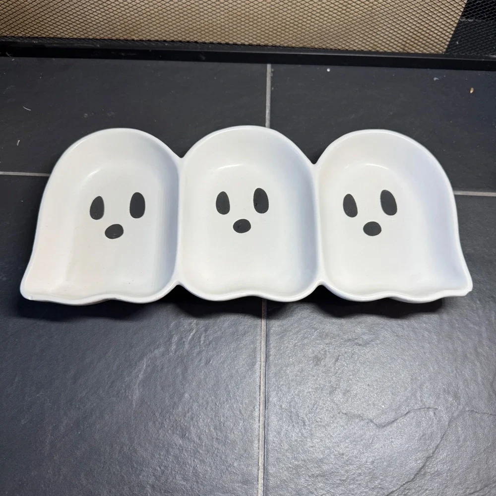 New Tabletops Gallery 3-Section Ghost Tray White Matte Ceramic Halloween Spooky